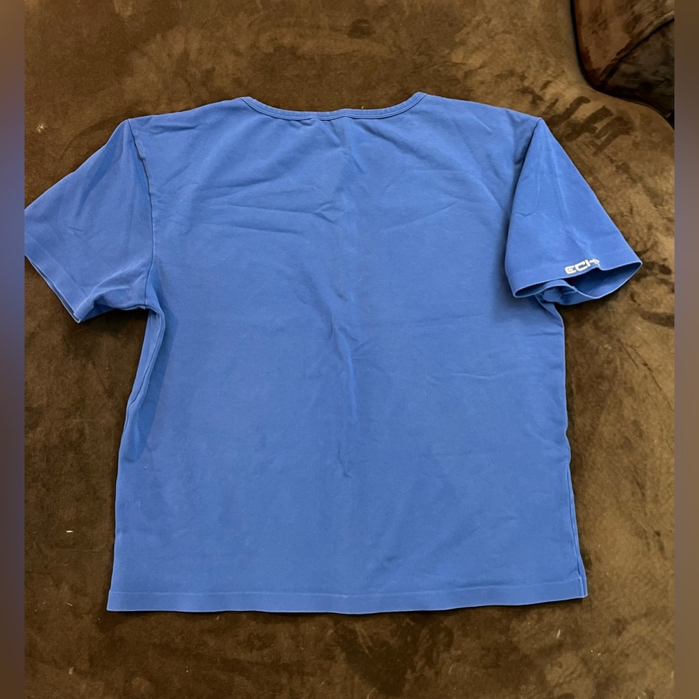 Mens workout shirt moisture wicking